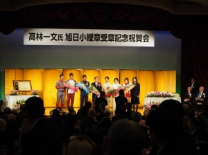 P1281158
